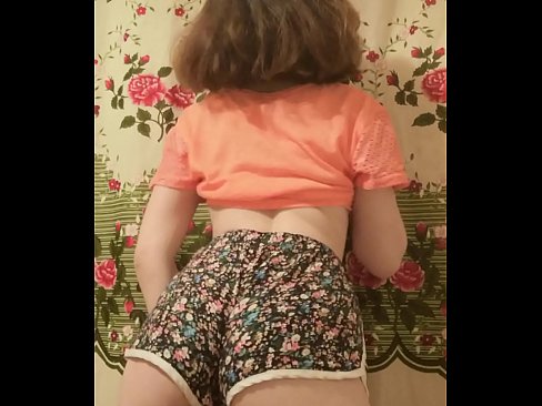 ❤️ Gadis muda seksi menanggalkan celana pendeknya di depan kamera ❤❌ Super porno di id.allo-sex.ru