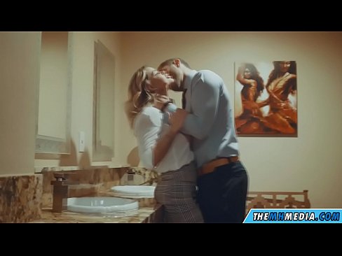 ❤️ Ketika seorang pirang berdada menggoda Anda di toilet umum ❤❌ Super porno di id.allo-sex.ru